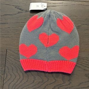 Gap girls hat with hearts sz 6/7 new with tags. Retail $59